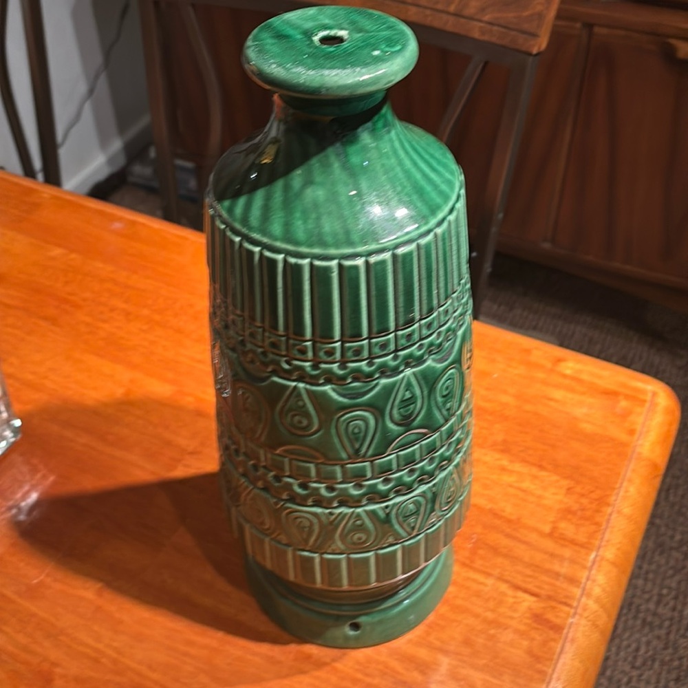 Beautiful Scheurich base lamp great condition, no chips